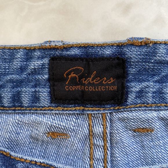 Women's Riders Copper Collection Cropped Jeans - Picture 4 of 6